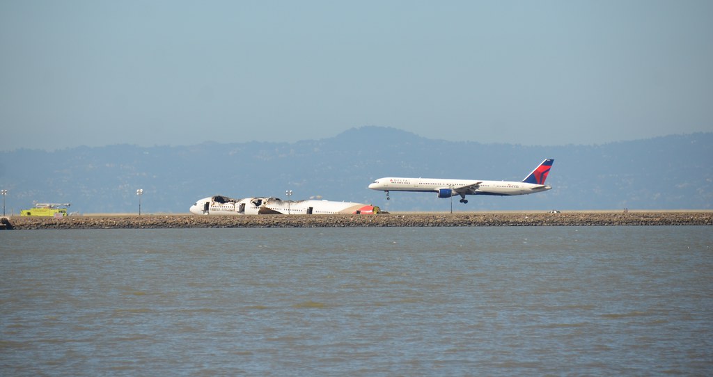 Delta plane landing near Asiana flight 214 SFO plane crash… Flickr