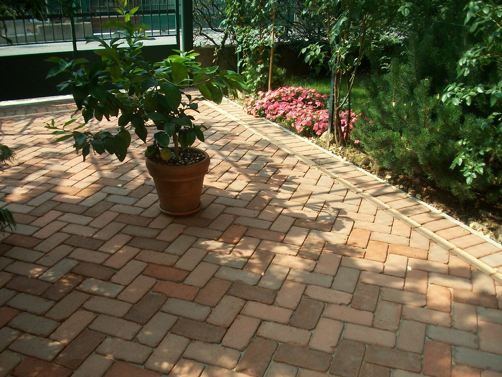 mattoni autobloccanti Cottobloc Giardino privato a Bergamo… Flickr