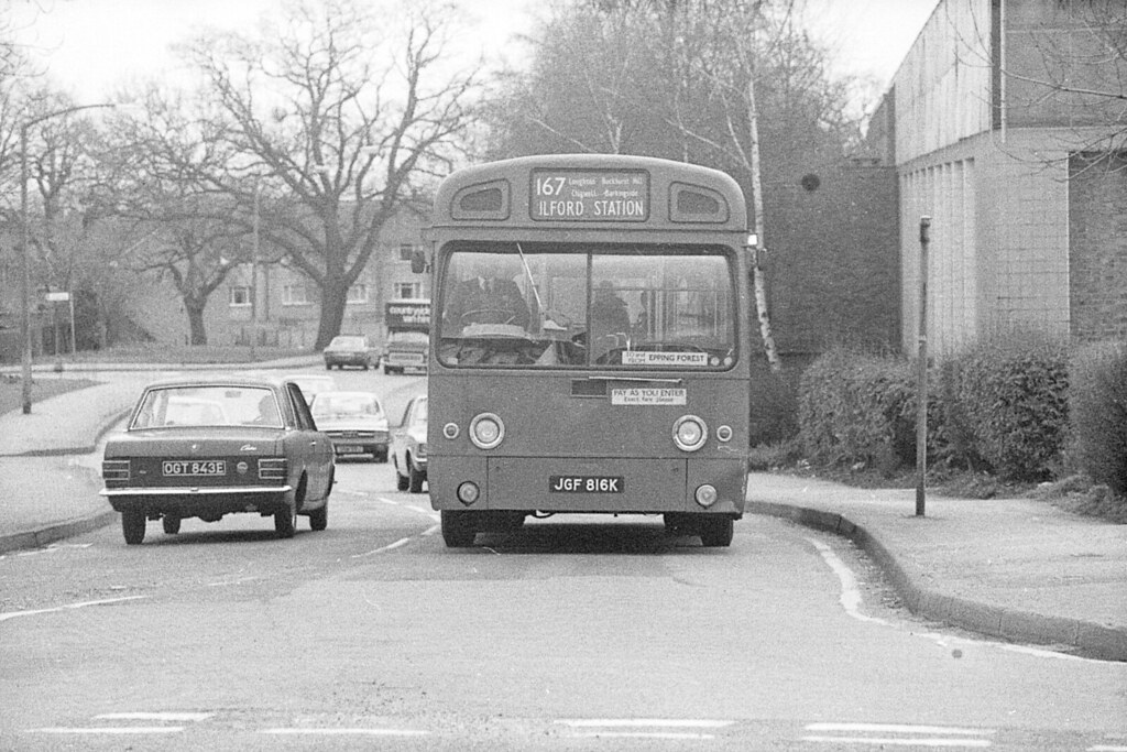 Loughton bus garage 1976 SMS on route 167 at Loughton bus … Flickr