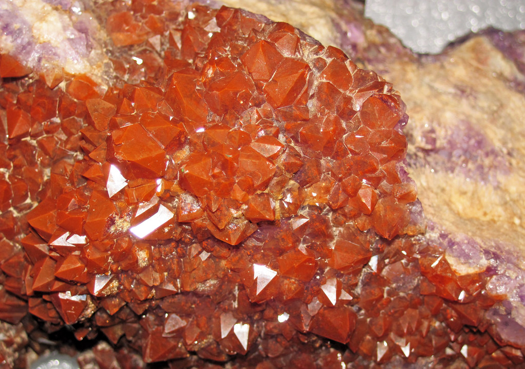 Hematitecoated amethyst crystals (Thunder Bay, Ontario, C… Flickr