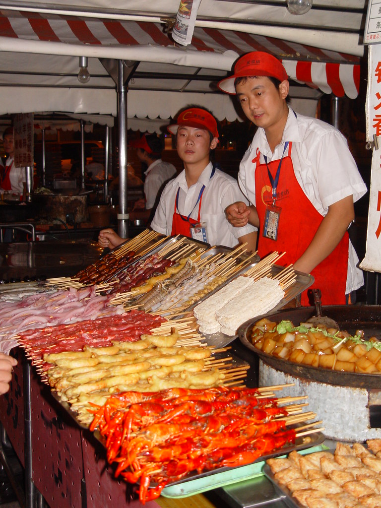 CHINA 907 1 882 Beijing. Mercado de comida preparada. Juan Miguel