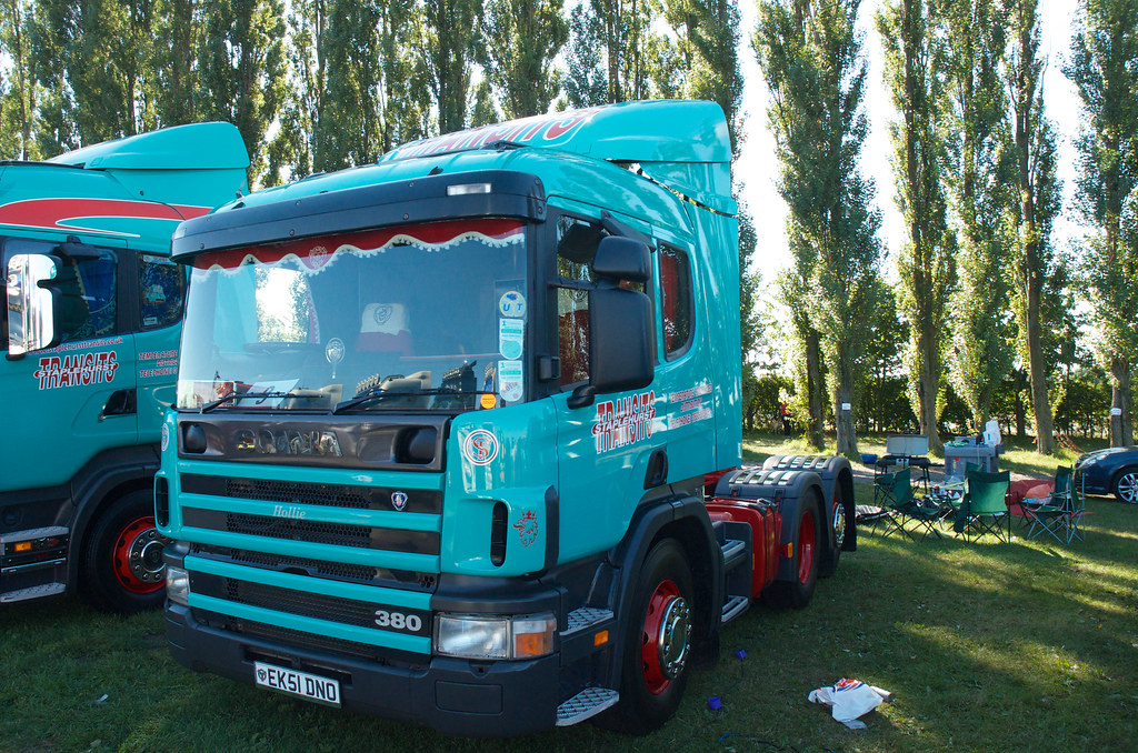 Staplehurst Transits EK51 DNO "Hollie" Scania 4Series… Flickr