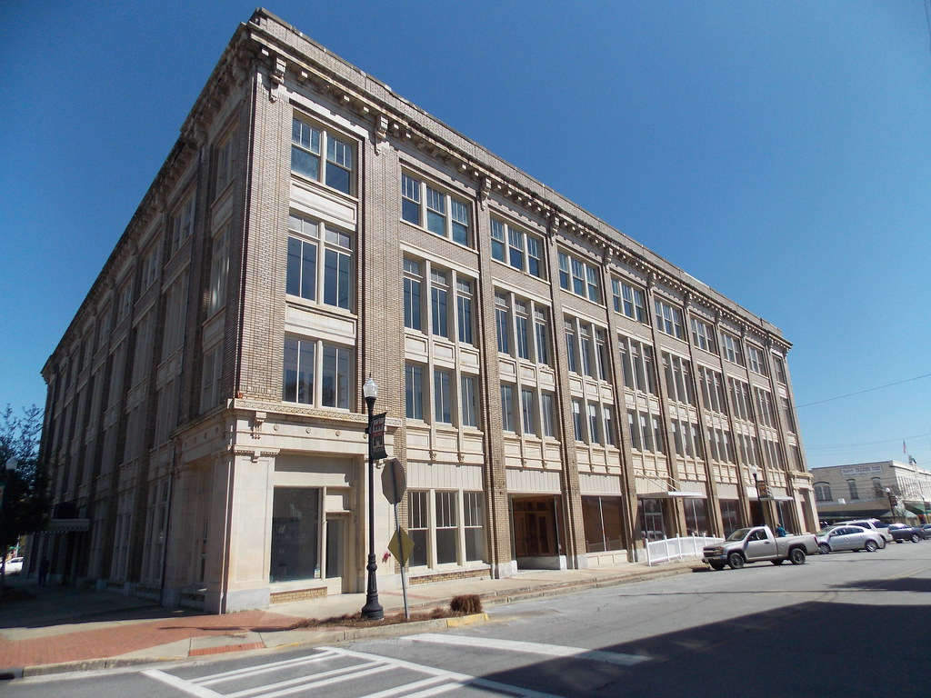 Hand Trading CompanyPelham, Ga. This WONDERFUL building… Flickr