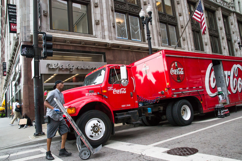 coca cola truck Chicago,USAaugust 12,2013a driver downlo… Flickr
