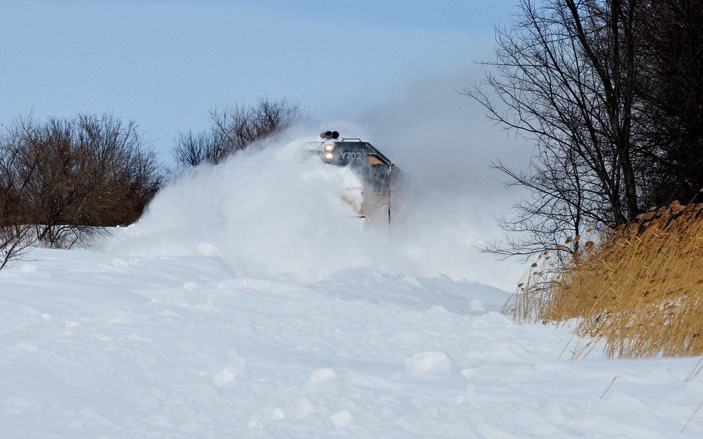 U.P GP15 plowing through snow at Shabbona IL , South boun… Flickr