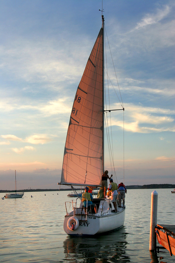 Sailing at Memorial Union, Lake Mendota S002 mlvddSATbrsh David