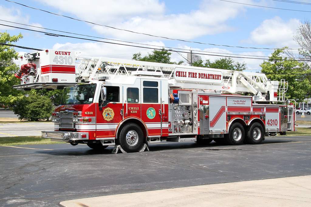 Chili Fire Dept Quint 4310 2009 Pierce Velocity (1500/30… Flickr