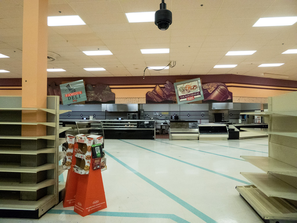 Former Giant Eagle (Lorain Avenue) in Cleveland, Ohio Flickr