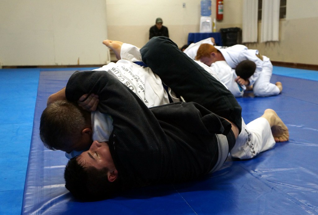 Lótus Club JiuJitsu SNEC Graduação faixasbrancas a 2 e 4… Flickr