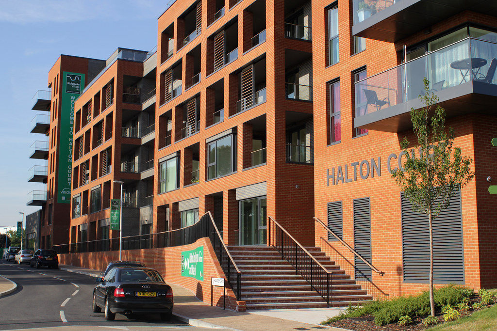 Halton Court Kidbrooke Village, London The Kidbrooke Vil… Flickr