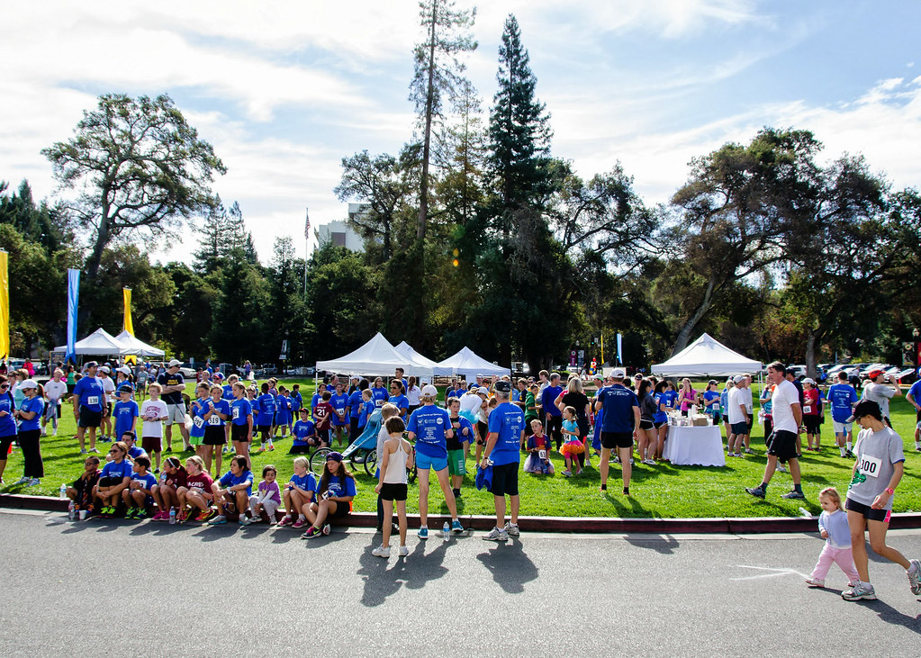JW20130930088.jpg Menlo School hosts the Valpo Fun Run, a… Flickr