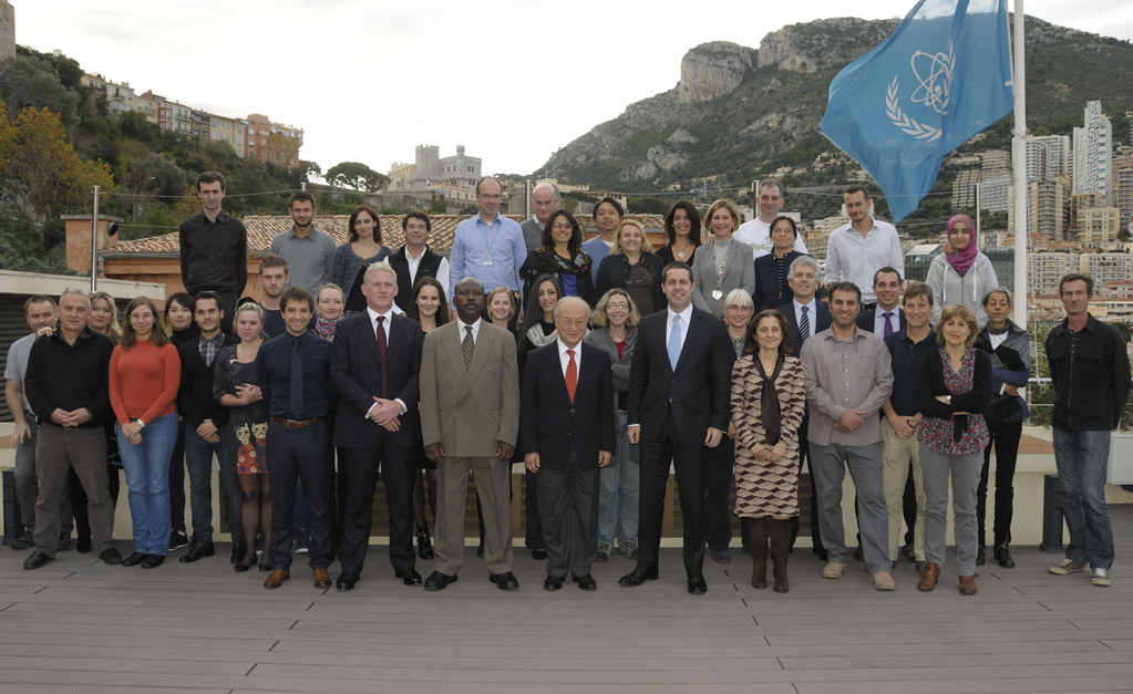 Yukiya Amano & IAEA Environment Laboratory Staff (01810397) a photo