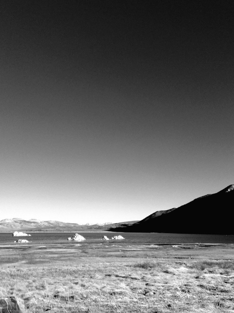 Gray Lake and Mountains Grayscale HDR image of Mono Lake a… Flickr