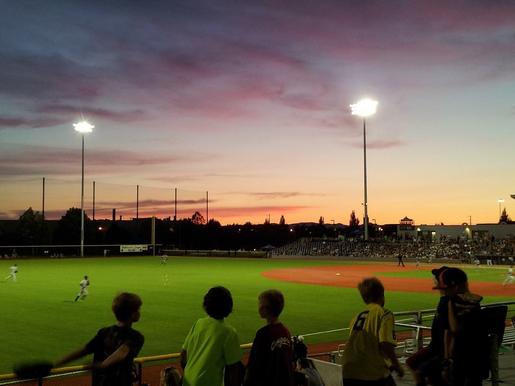 1090957_10200960532008080_1182462728_o Hillsboro Baseball Katie