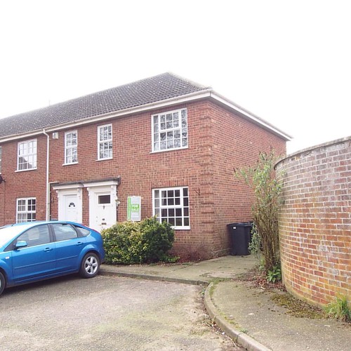 PRICE REDUCTION Applegarth Court, Wymondham, NR18 0BY £215… Flickr