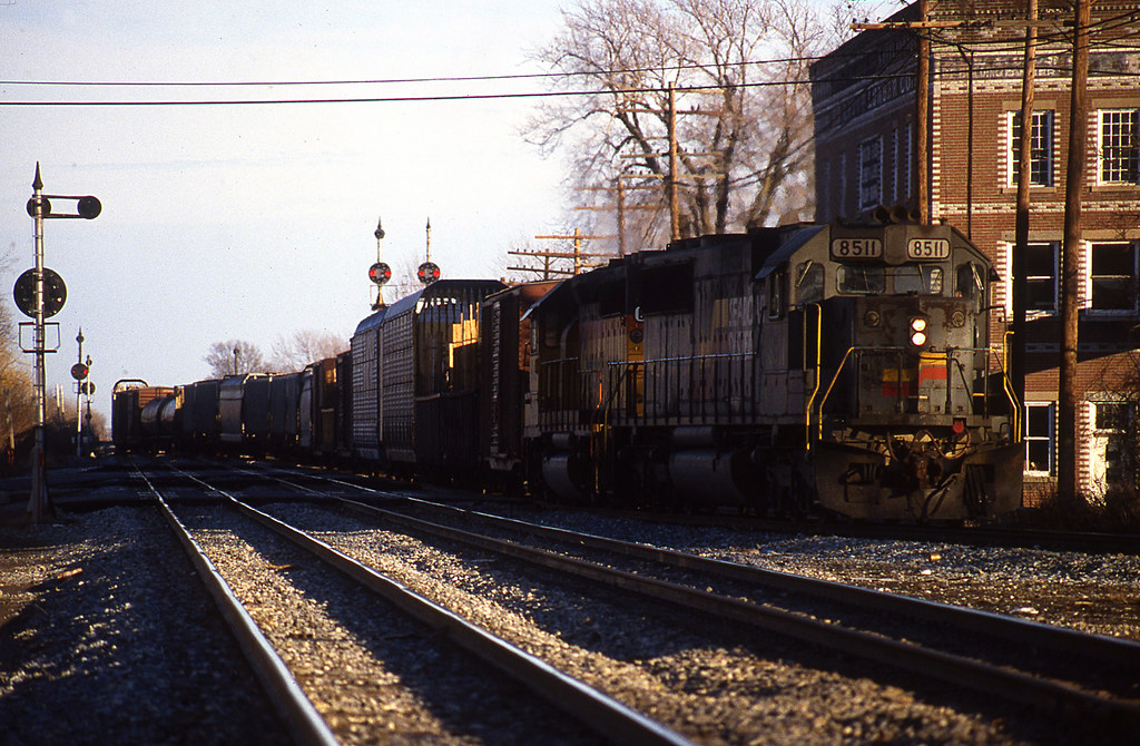 CSX 8511 Deshler, Ohio Train Q371 works it's way into the… Flickr