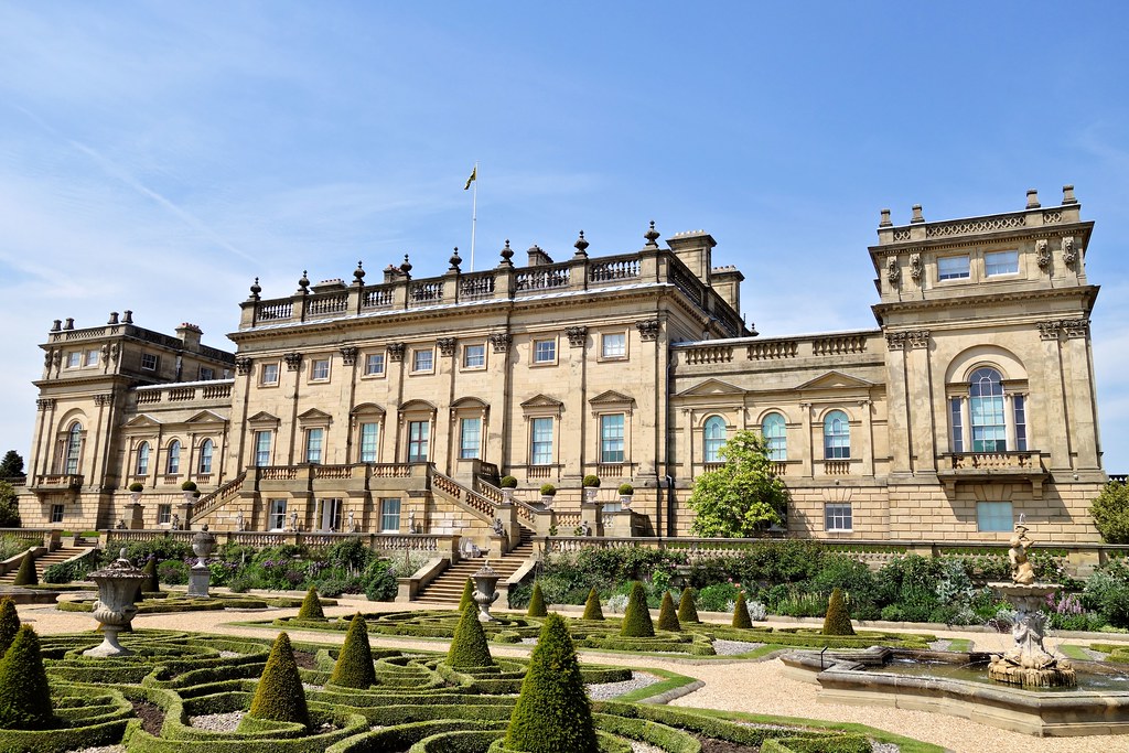 Harewood House Harewood House is a country house in Harewo… Flickr
