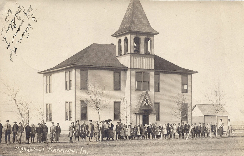 Kanawha, Iowa School 9/10/1910 This postcard of the school… Flickr