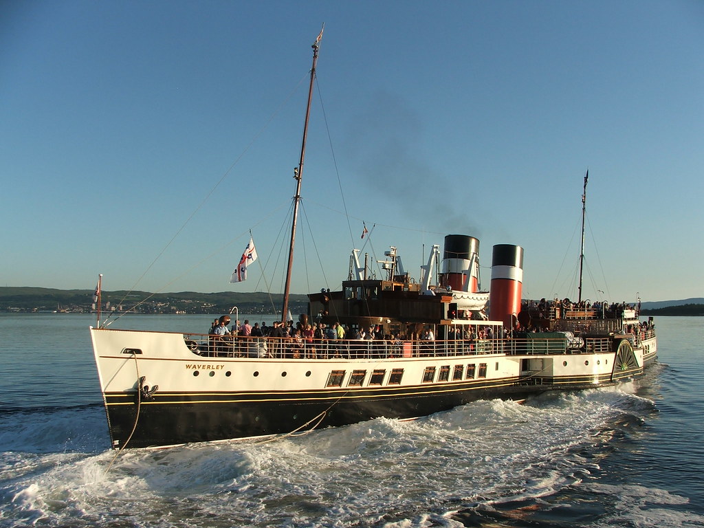 Waverley leaving Helensburgh Weather was magnificent suc… Flickr