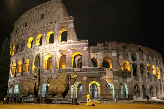 naked-at-the-Colosseum | Naked at the Roman Colosseum, Rome,… | Flickr