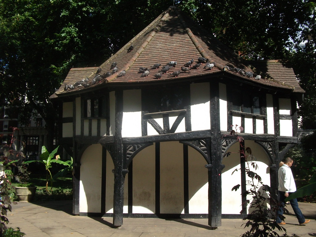 Soho Square gardeners hut 07/09/13. Gardener's hut in Lond… Flickr