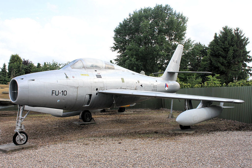 FU10 FU10 Republic F84F Thunderstreak (527115) at Baar… Flickr