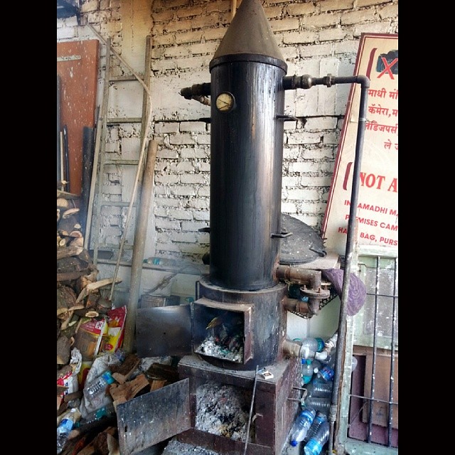 Water heater Old style water heater in hotel at Shirdi. Th… Flickr