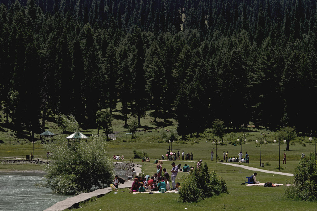 Betab valley,near pahalgam,kashmir,india Picnic spot? film… Flickr