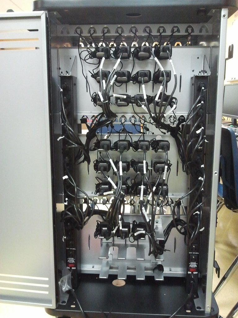 Order from chaos. Laptop cart power supplies ManoRegejimas Flickr