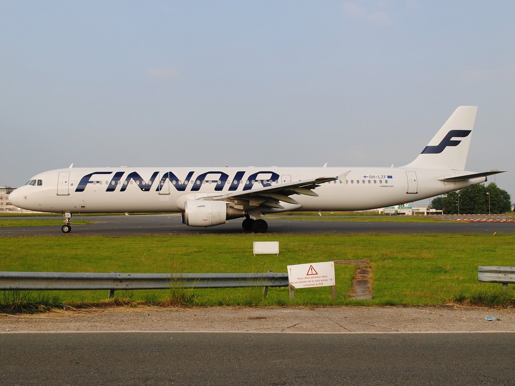 OHLZF, A321211, C/N 2208, Finnair, CDG/LFPG, 06/2013 Flickr
