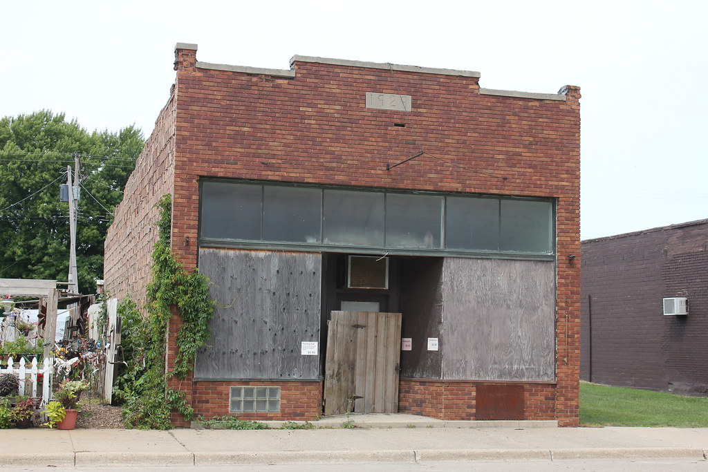 1929 Building Bricelyn, MN Tom McLaughlin Flickr