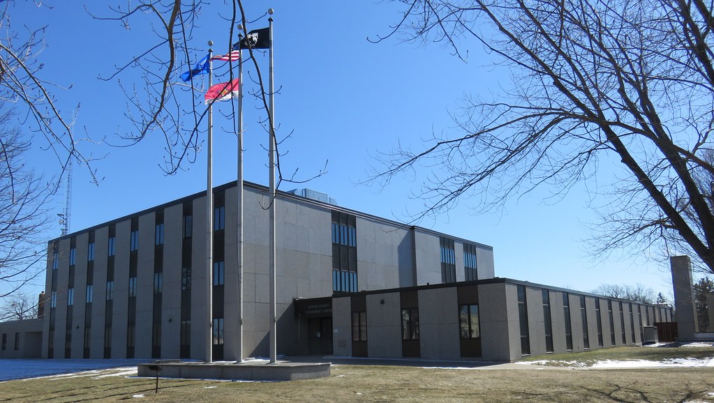 Old Barron County Courthouse (Barron, Wisconsin) The 1964 … Flickr