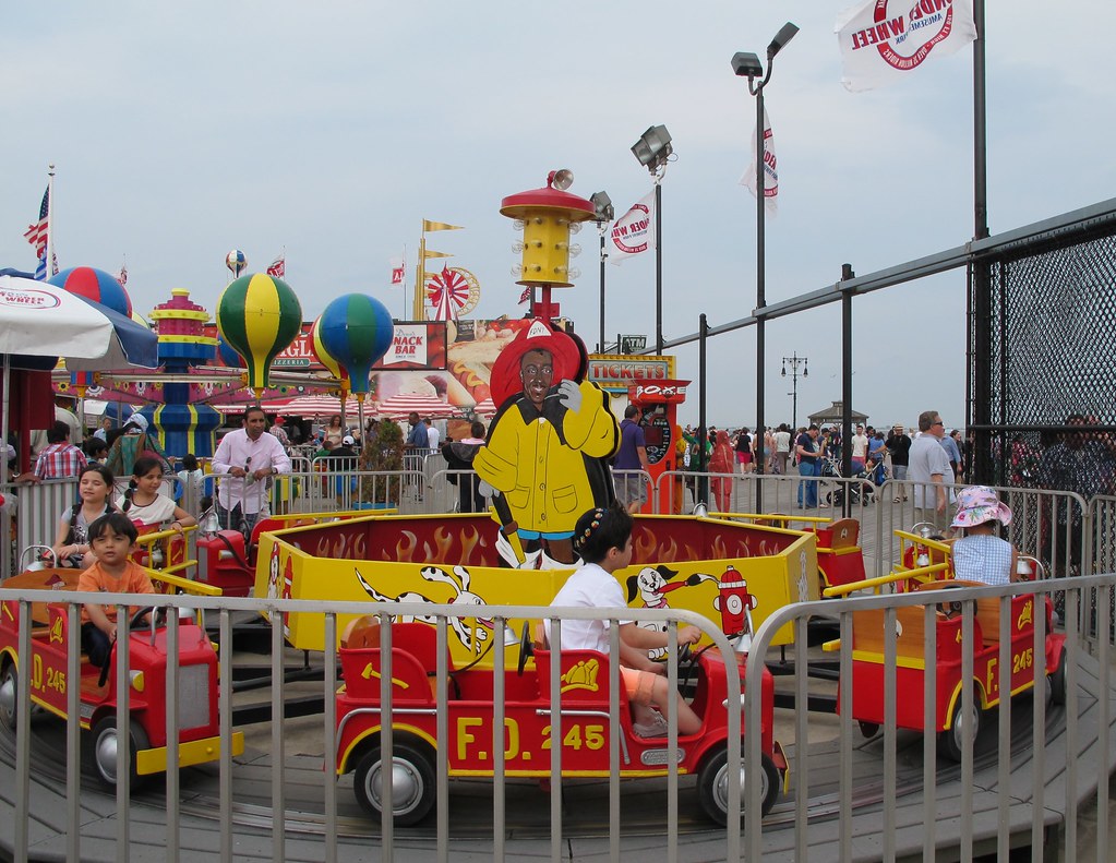 FD 245 Kiddie Fire Engine Ride at Deno's Wonder Wheel Park… | Flickr