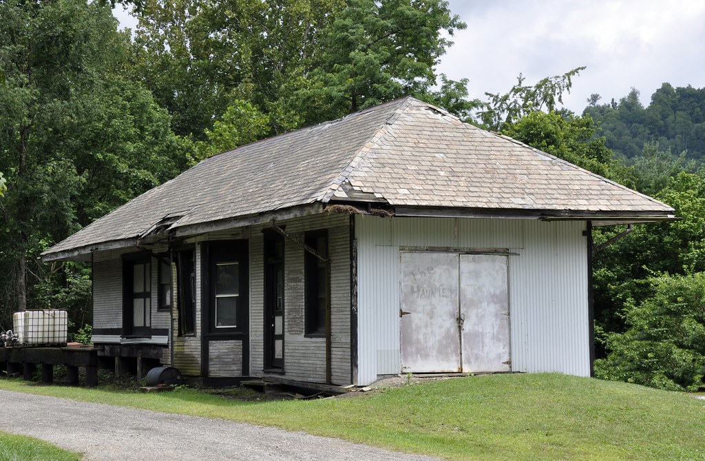 Dillonvale, Ohio Lake Erie, Alliance & Wheeling (later LS&… Flickr