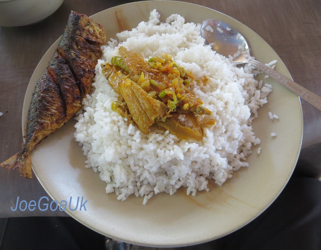 Fish curry Rice plate with Lepo curyy aksol Rs.100 Red Gin… Flickr