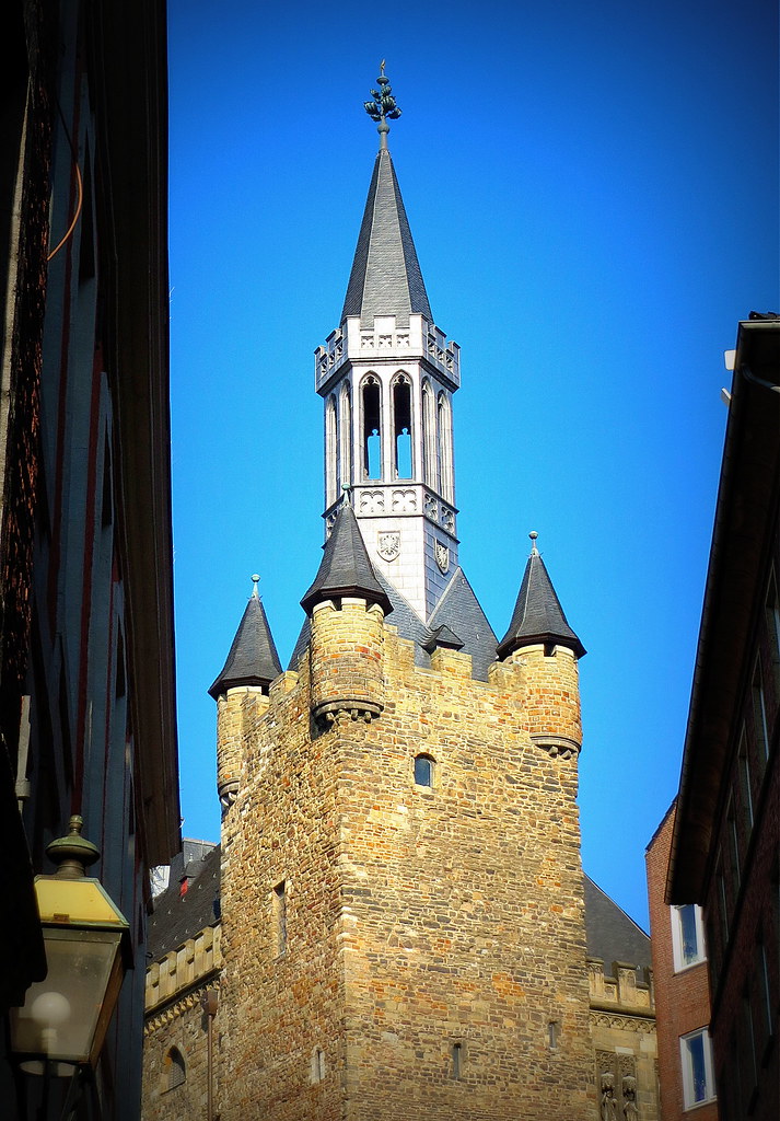 Charlemagne's palace tower Aachen, Germany The Palace of A… Flickr
