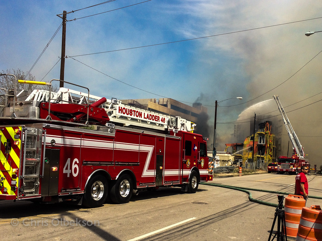 Massive Montrose Apartment Fire Massive 5 alarm fire destr… Flickr