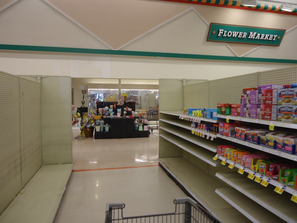 Mall Blvd. Kroger aisle and florist section The florist se… Flickr