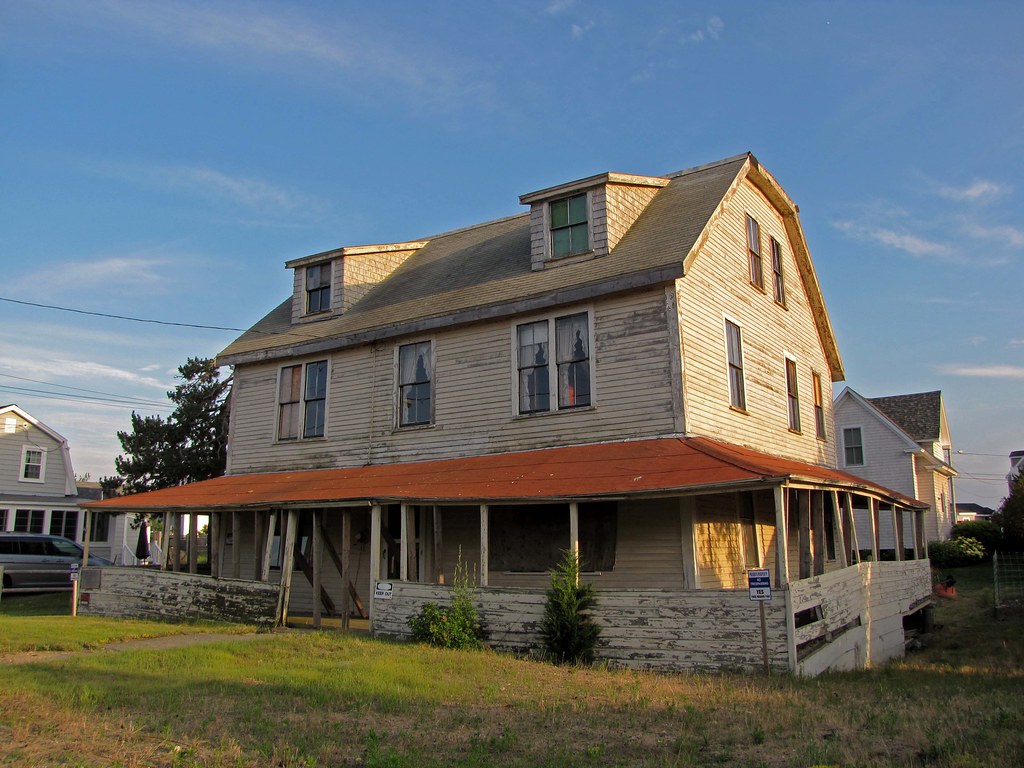 Oliver House This poor old cottage on Plum Island, histori… Flickr