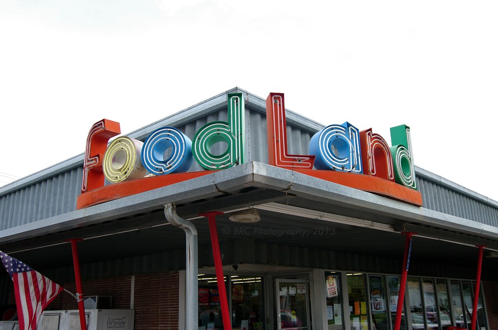 Foodland Woodbine, Iowa Old time grocery store 62 5th St… Flickr