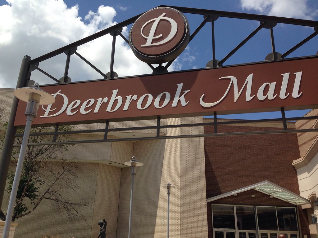 Deerbrook Mall Entrance to mall. houstonmacbro Flickr