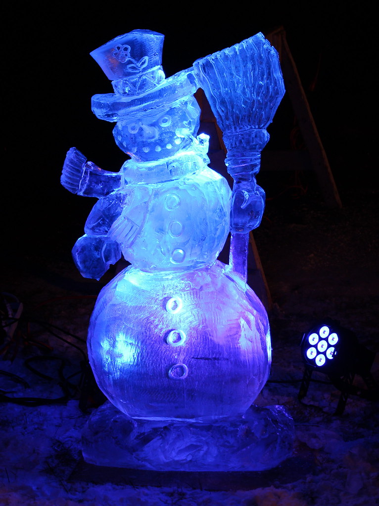 Frosty the Snowman an ice sculpture of Frosty the Snowman … Flickr