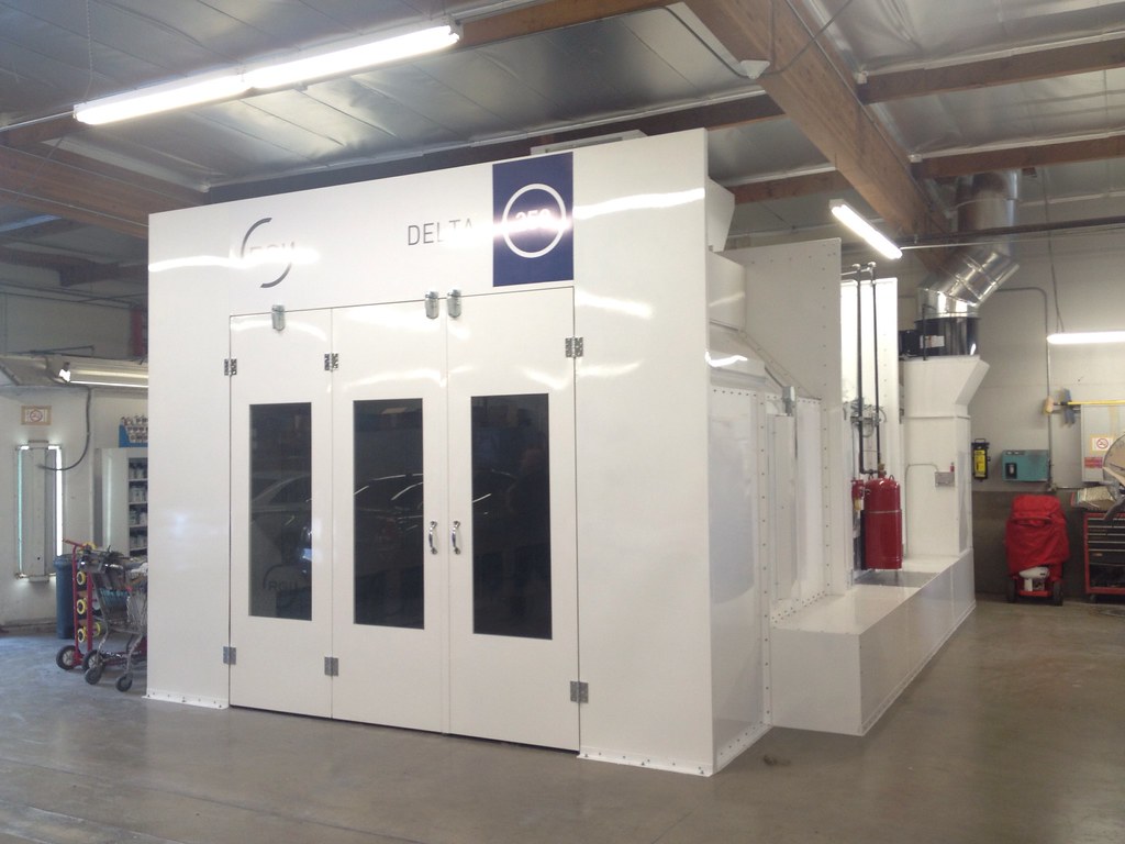 Delta 2014 Side down draft spray booth with a lownox burne