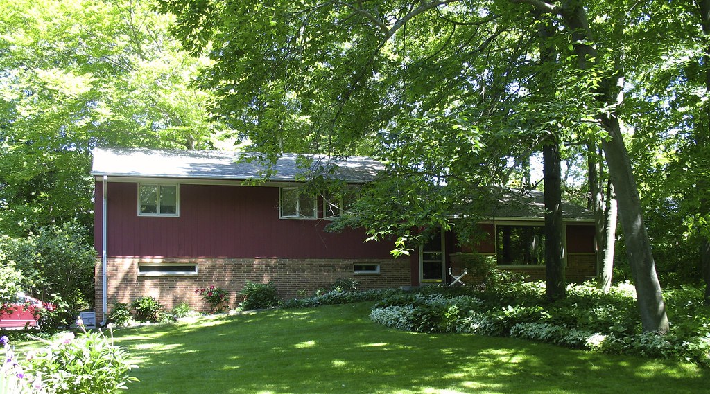 House in Thiensville, WI This photo is licensed under a Cr… Flickr