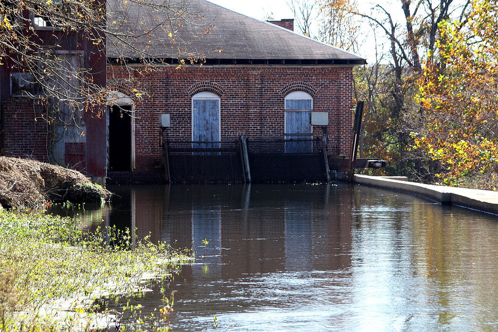 back of Coleridge Power Plant still active today roadgld01 Flickr