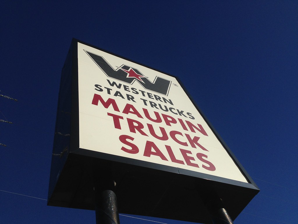 IMG_4611 Maupin's Trucks Flickr