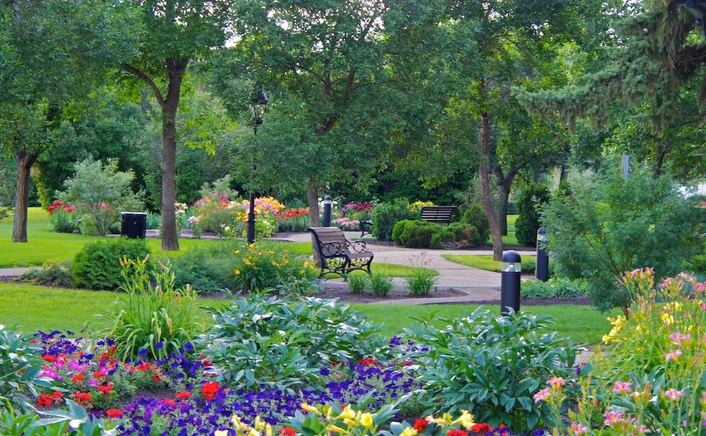 EDWARDIAN GARDENS The lavish Edwardian gardens at Governme… Flickr