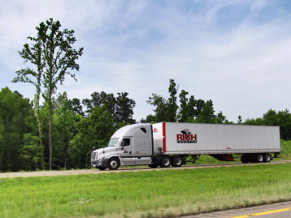 Rich Logistics Cascadia tnsamiam Flickr