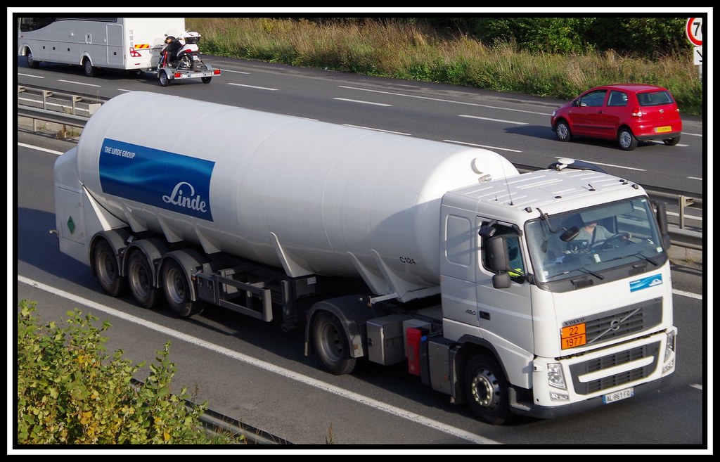 Volvo_FH13.480 Linde Gas (The Linde Group) RueilMalmaison (F92) a