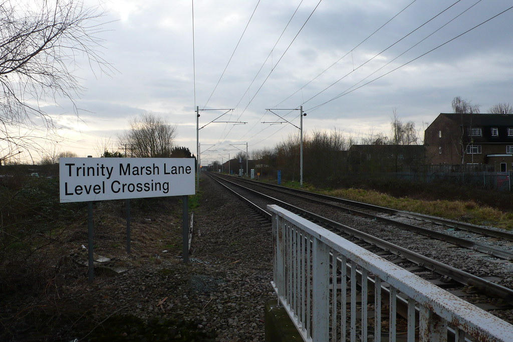 Trinity Marsh Lane Level Crossing Between Waltham Cross an… Flickr
